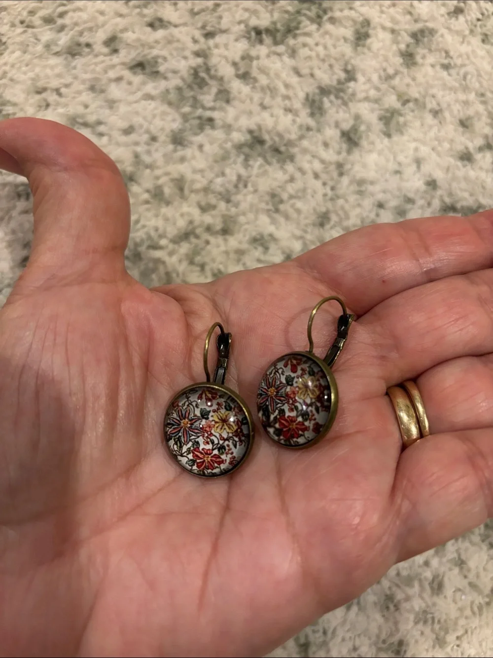 Unbranded delicate floral
